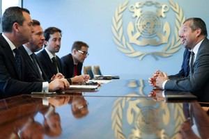 Puente propone estrategia global para combatir la contaminación marítima