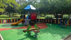 Rehabilitan área de juegos infantiles en el antiguo cauce del río Túria en València