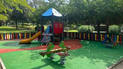 Rehabilitan área de juegos infantiles en el antiguo cauce del río Túria en València