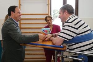 El Consell refuerza su apoyo a la atención especializada para personas con daño cerebral adquirido