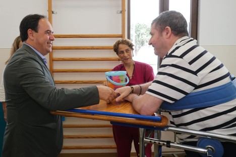El Consell refuerza su apoyo a la atención especializada para personas con daño cerebral adquirido