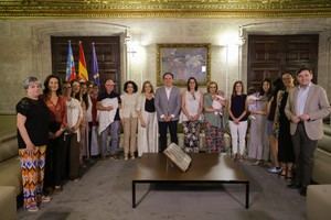 El Consell refuerza su apoyo a familias de acogida con nuevas ayudas y menos trámites