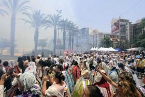 Pirotecnia Pibierzo debuta en Alicante con la Nit de Sant Joan