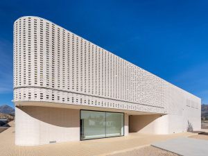 Inauguran el edificio Mascarat en la Universidad Miguel Hernández como nuevo centro de investigación en artes