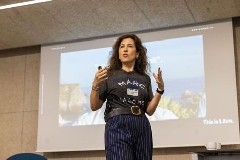 Expertos en publicidad abogan por eliminar la brecha de género en el sector durante un evento en la UJI