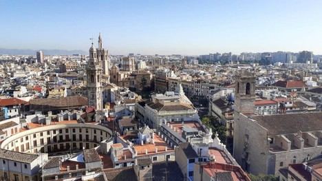 València limita los apartamentos turísticos y protege el 98% de las viviendas residenciales