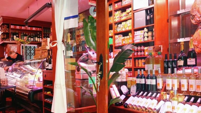 València impulsa medidas para fortalecer el comercio local en sus barrios