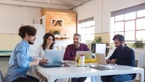 València lanza una Cátedra de Emprendimiento con la Universitat de València para fomentar el talento y atraer inversión