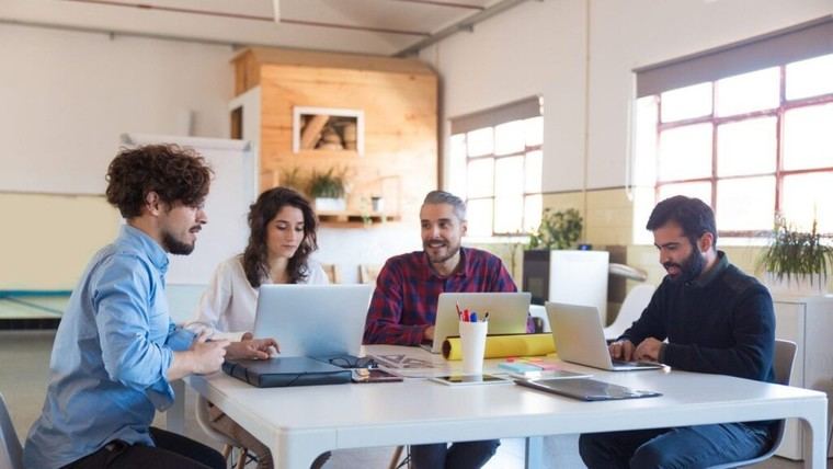 València lanza una Cátedra de Emprendimiento con la Universitat de València para fomentar el talento y atraer inversión