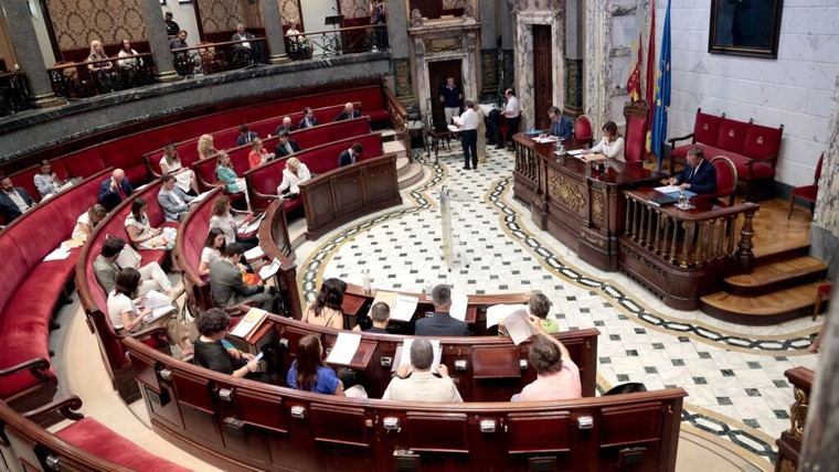 València opta por un carril bus con marcas viales en Blasco Ibáñez tras rechazo vecinal