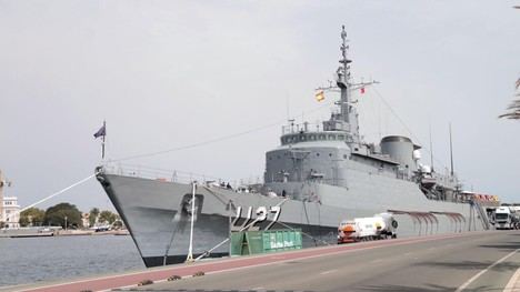 València acoge al buque escuela de la Armada brasileña con 442 cadetes a bordo