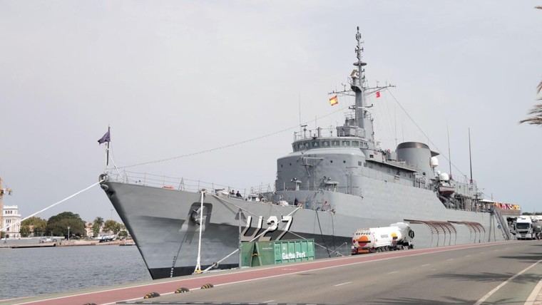 València acoge al buque escuela de la Armada brasileña con 442 cadetes a bordo