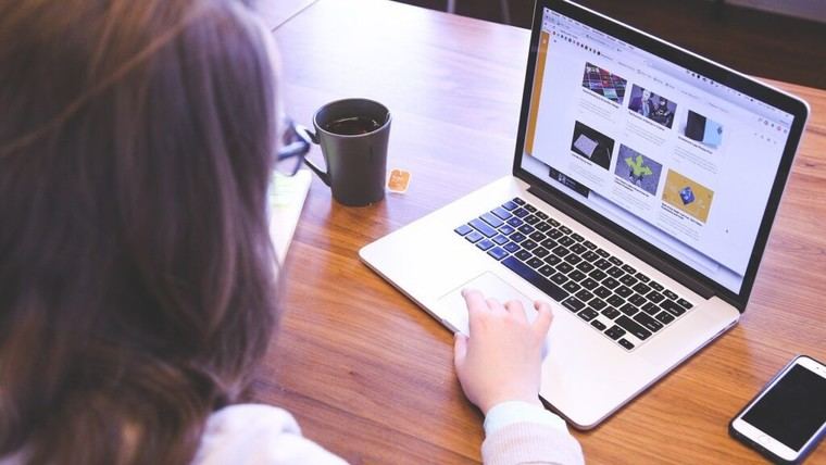 València impulsa el emprendimiento juvenil con nuevo acuerdo con AJEV
