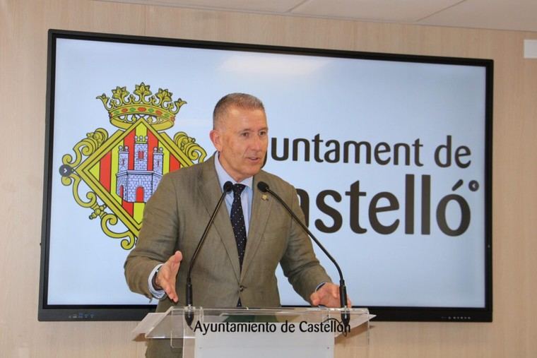 Vicent Sales: Los vecinos pueden evitar colas al gestionar trámites en distintas tenencias de alcaldía