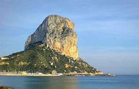 Retiran una red dañina del fondo marino en Calpe