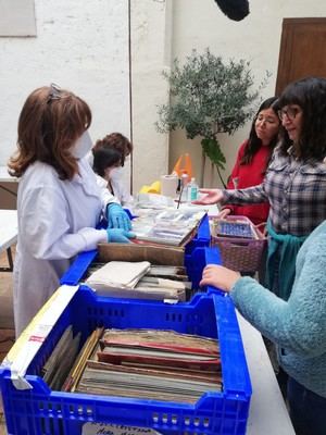 La Universitat de València recupera 2,5 millones de fotos de familias afectadas por la dana